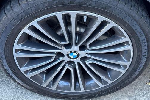 Bluestone Metallic 2019 BMW 530e iPerformance