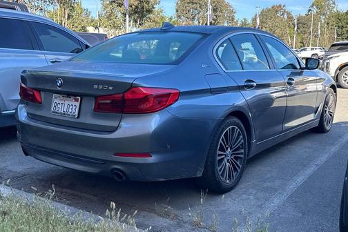 Bluestone Metallic 2019 BMW 530e iPerformance
