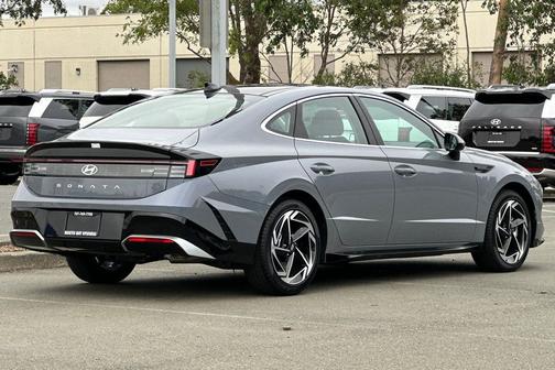 2025 Hyundai SONATA SEL