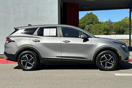 2023 Kia Sportage Hybrid LX
