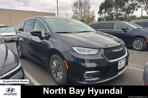 2024 Chrysler Pacifica Hybrid Select
