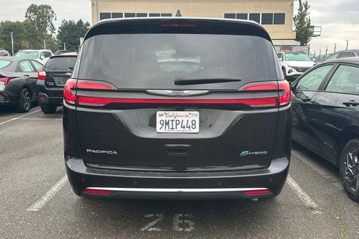 2024 Chrysler Pacifica Hybrid Select