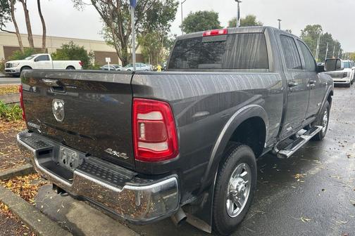 2020 RAM 2500 Laramie Crew Cab 4X4 6'4' Box