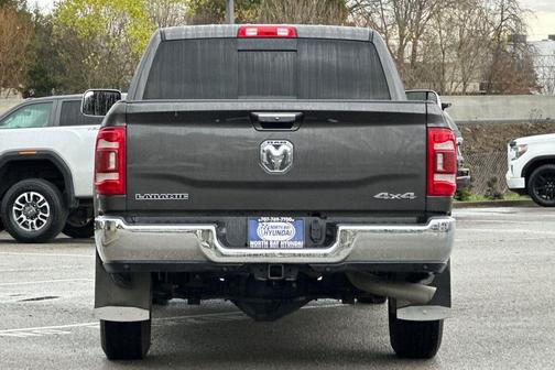 2020 RAM 2500 Laramie Crew Cab 4X4 6'4' Box