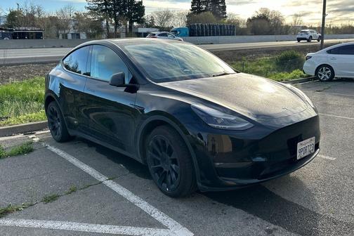 2023 Tesla Model Y Long Range Dual Motor All-Wheel Drive