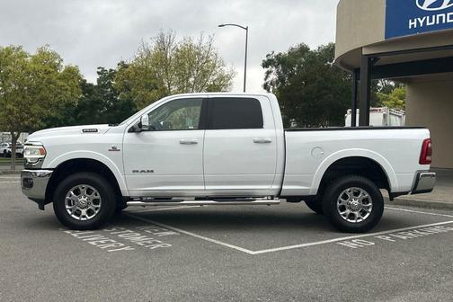 2020 RAM 2500 Laramie Crew Cab 4X4 6'4' Box