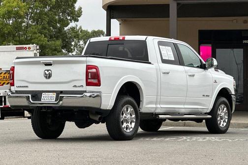 2020 RAM 2500 Laramie Crew Cab 4X4 6'4' Box