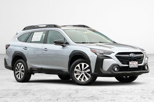 2025 Subaru Outback Base