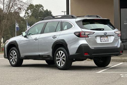 2025 Subaru Outback Base