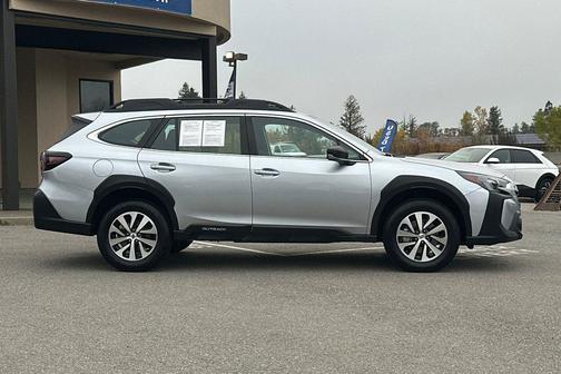 2025 Subaru Outback Base