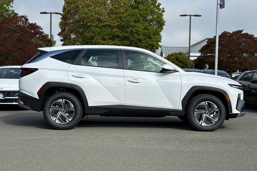 Creamy White Pearl 2026 Hyundai TUCSON Hybrid Blue SE
