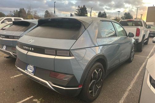 2024 Hyundai IONIQ 5 SEL