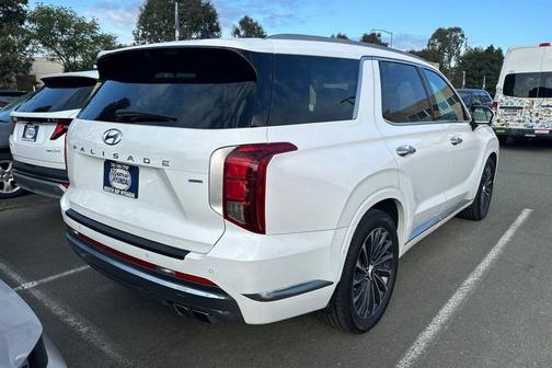 Hyper White 2023 Hyundai PALISADE Calligraphy