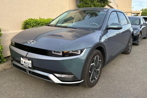 2024 Hyundai IONIQ 5 SEL