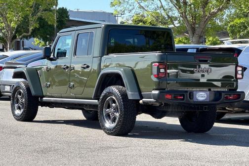 Sarge Green Clearcoat 2022 Jeep Gladiator Rubicon