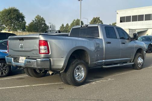 2024 RAM 3500 Tradesman Crew Cab 4x4 8' Box