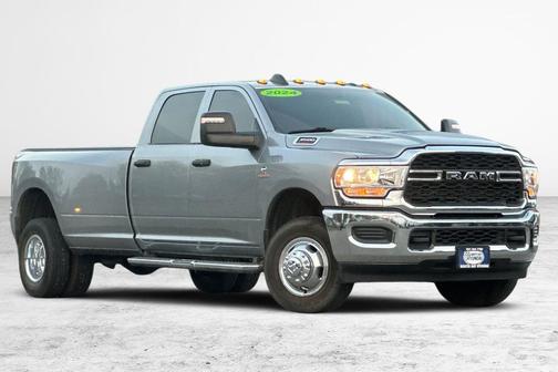 2024 RAM 3500 Tradesman Crew Cab 4x4 8' Box