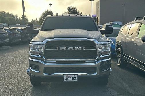 2024 RAM 3500 Tradesman Crew Cab 4x4 8' Box