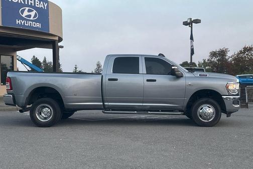 2024 RAM 3500 Tradesman Crew Cab 4x4 8' Box
