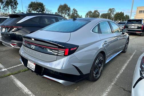 2025 Hyundai SONATA SEL
