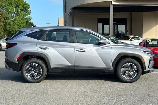 Shimmering Silver 2026 Hyundai TUCSON Hybrid Blue SE