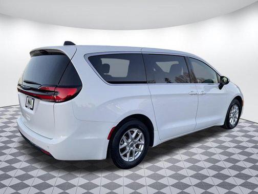 2023 Chrysler Pacifica Touring