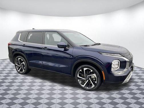 2024 Mitsubishi Outlander SE Black Edition w/Pano Roof S-AWC