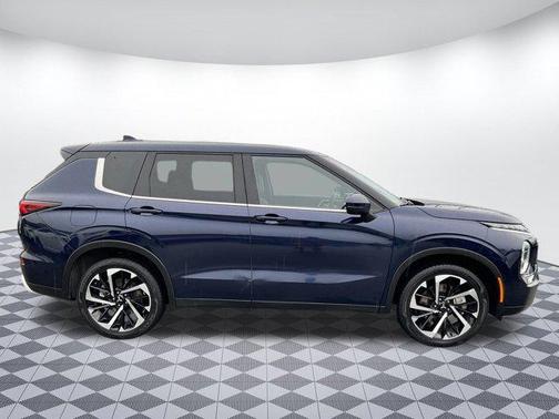 2024 Mitsubishi Outlander SE Black Edition w/Pano Roof S-AWC