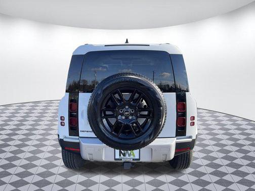 2024 Land Rover Defender 110 P300