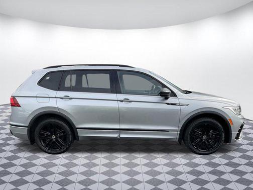 2022 Volkswagen Tiguan 2.0T SE R-Line Black 4MOTION