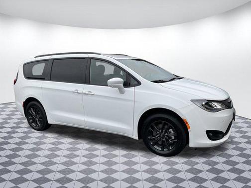 2020 Chrysler Pacifica L