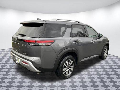 2025 Nissan Pathfinder SL 4WD