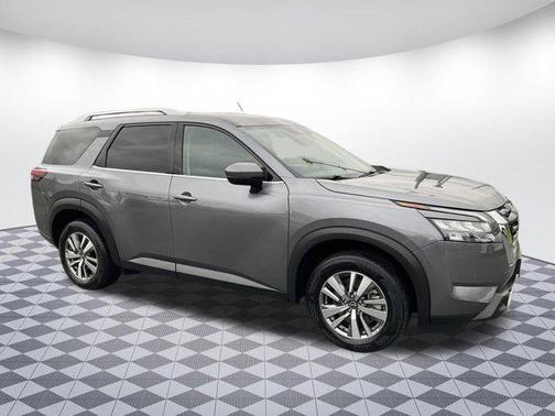 2025 Nissan Pathfinder SL 4WD
