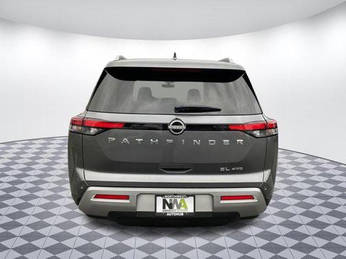 2025 Nissan Pathfinder SL 4WD