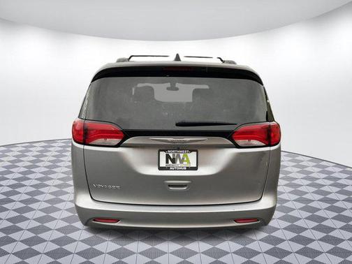 2021 Chrysler Voyager LXI