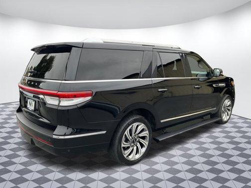 2024 Lincoln Navigator Premiere