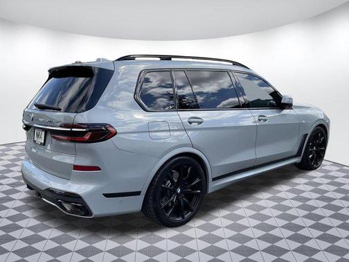 Brooklyn Grey Metallic 2023 BMW X7 xDrive40i