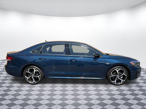 2021 Volkswagen Passat 2.0T R-Line