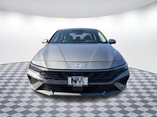 Fluid Metal 2024 Hyundai ELANTRA Limited