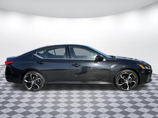2023 Nissan Altima SR FWD