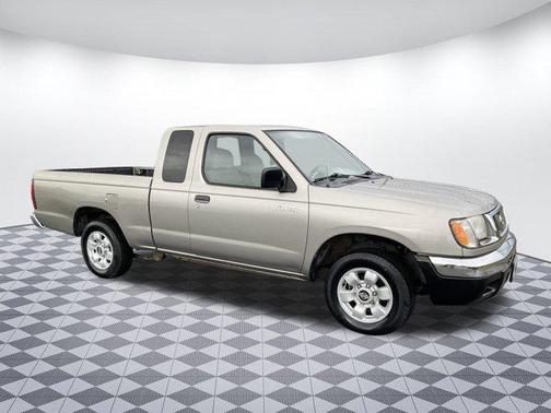 2000 Nissan Frontier XE King Cab