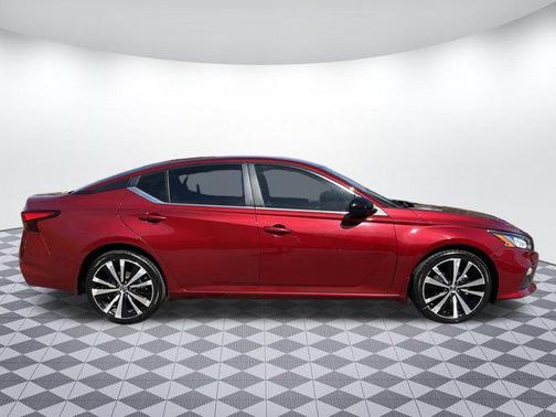 2022 Nissan Altima SR Intelligent AWD