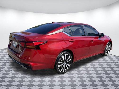 2022 Nissan Altima SR Intelligent AWD