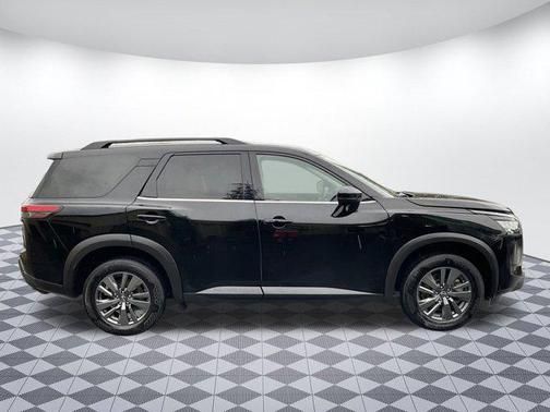 2024 Nissan Pathfinder SV 4WD