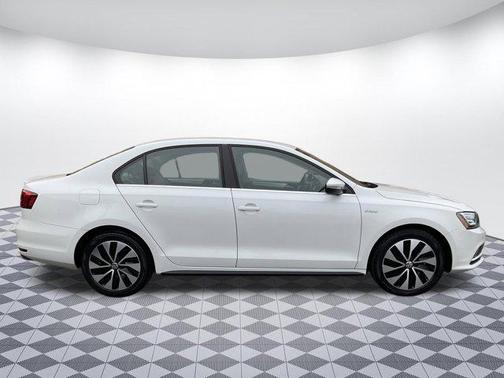 Oryx White Pearl 2015 Volkswagen Jetta Hybrid SEL Premium