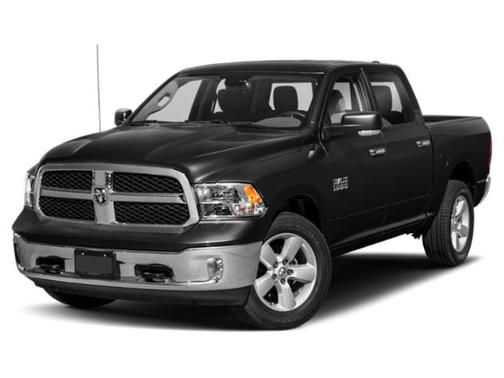 Brilliant Black Crystal Pearlcoat 2019 RAM 1500 SLT