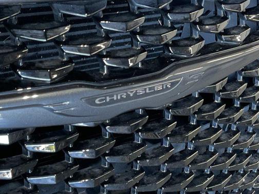 2023 Chrysler 300 Touring