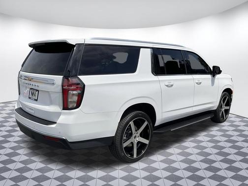 Summit White 2022 Chevrolet Suburban LS