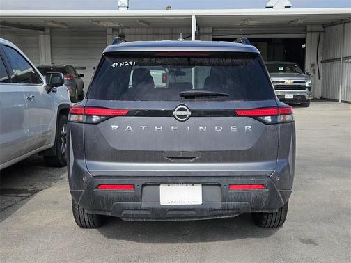 2025 Nissan Pathfinder SV FWD