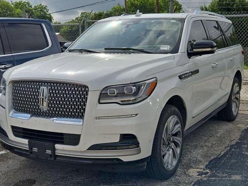 PRISTINE WHITE METALLIC 3C 2024 Lincoln Navigator Reserve